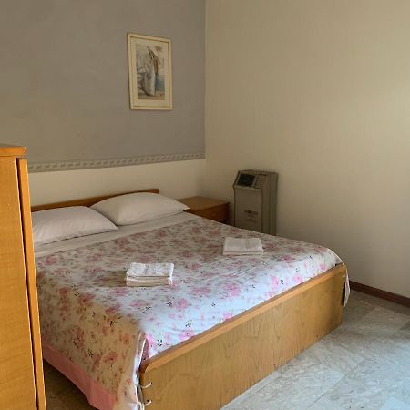 Hotel Apollo Помпей Екстериор снимка