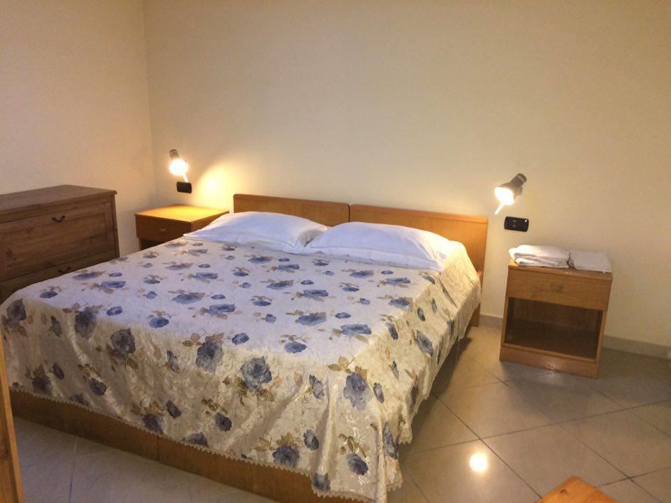 Hotel Apollo Помпей Екстериор снимка